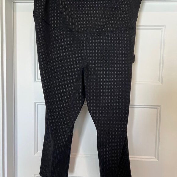 NWT Old Navy Women Size XL Black Active Maternity High Rise Compression Capri Cr - Picture 7 of 7